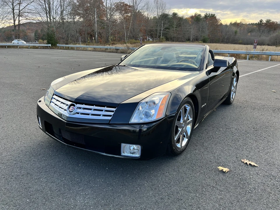 2006 Cadillac XLR - Image 2 of 31