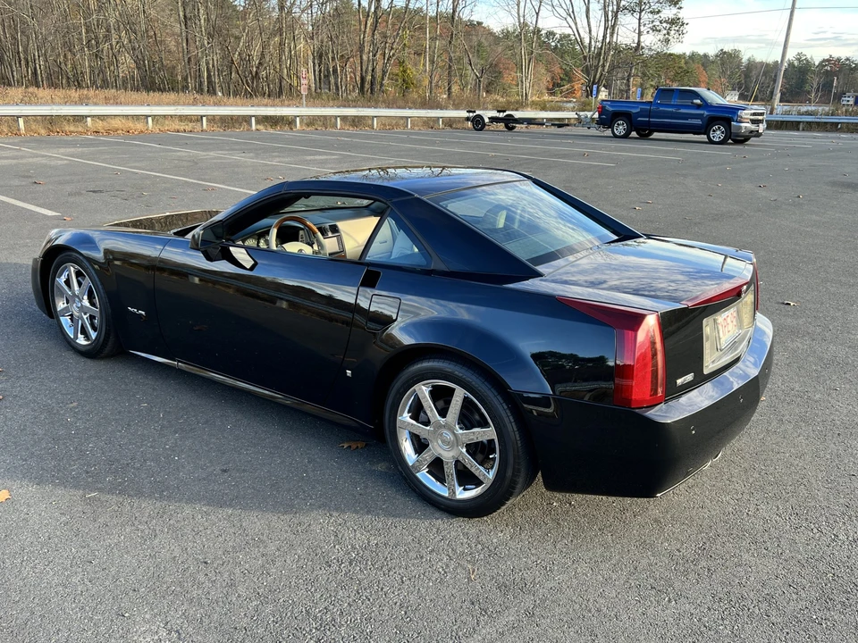 2006 Cadillac XLR - Image 13 of 31