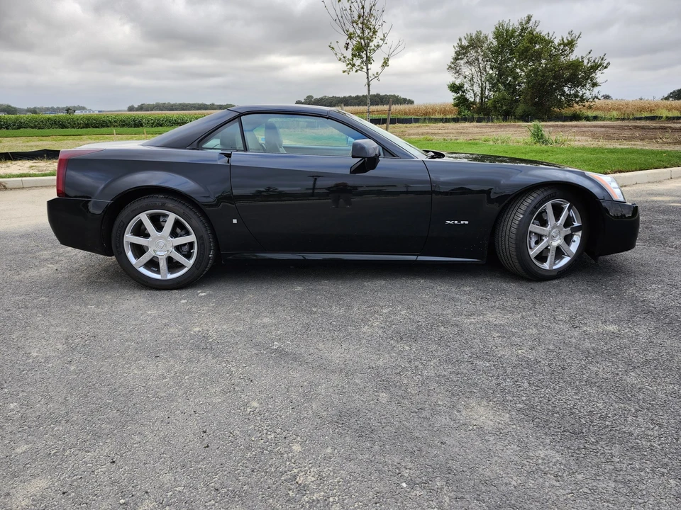 2006 Cadillac XLR - Image 7 of 31