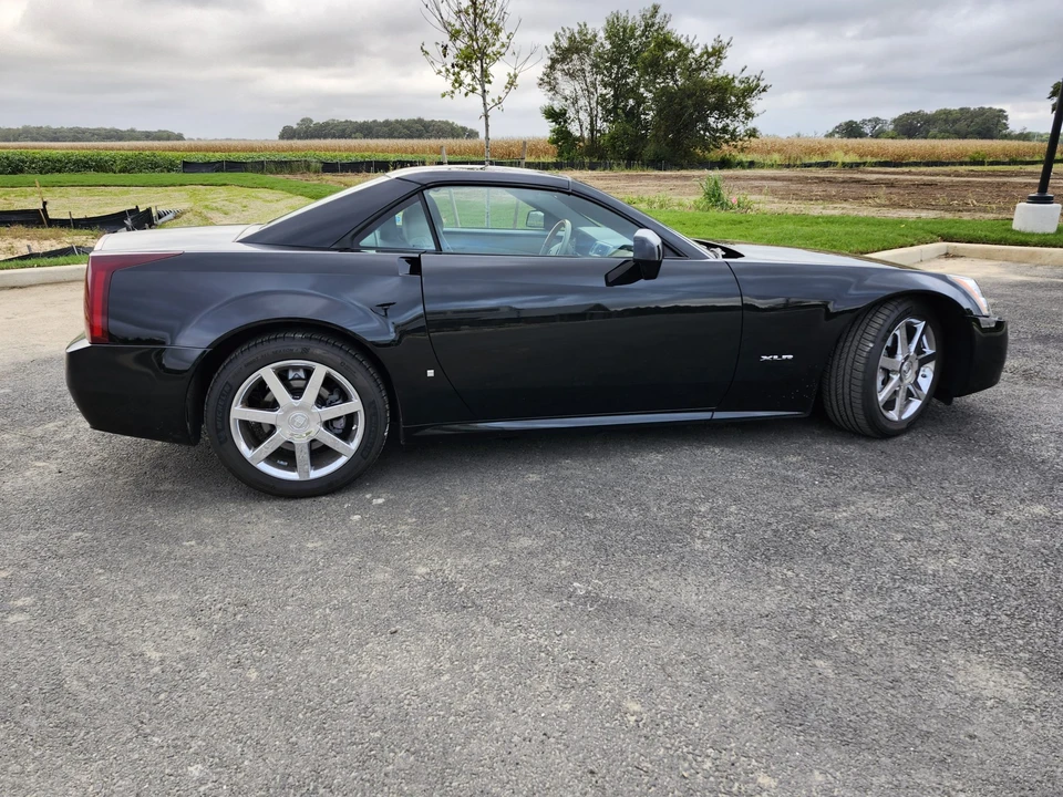 2006 Cadillac XLR - Image 8 of 31