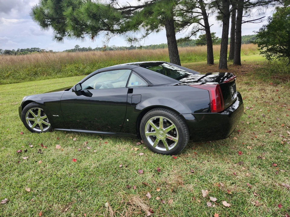 2006 Cadillac XLR - Image 28 of 31