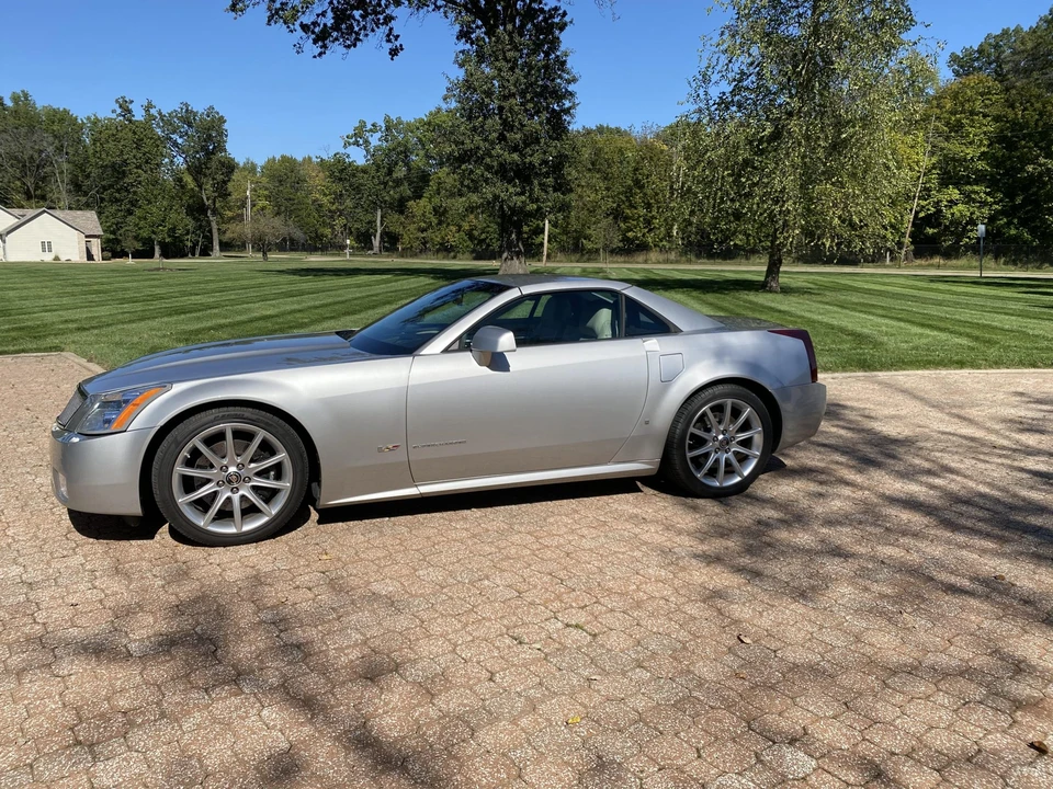 2006 Cadillac XLR-V - Image 19 of 31