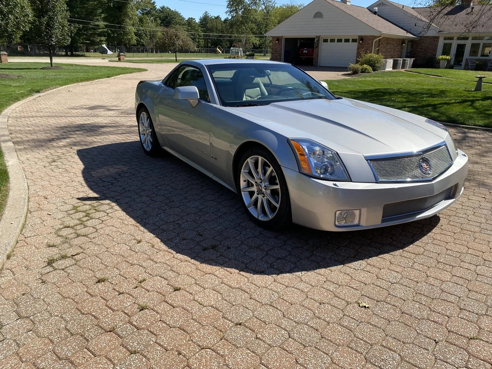 2006 Cadillac XLR-V - Image 16 of 31