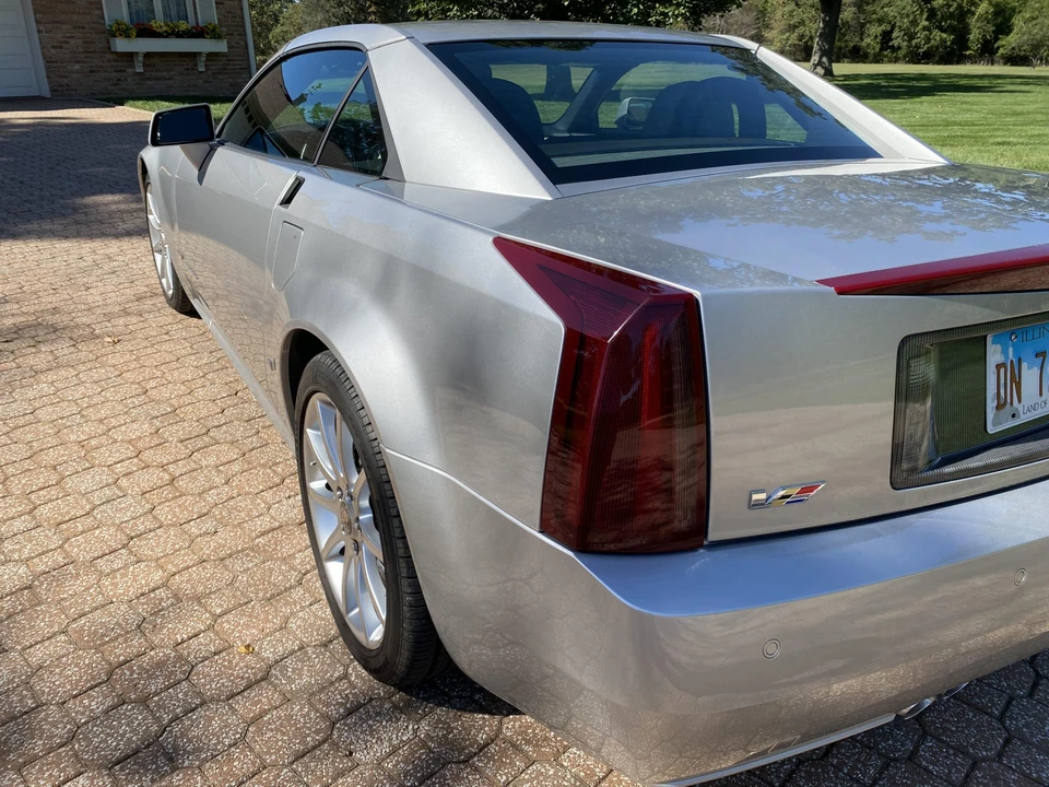 2006 Cadillac XLR-V - Image 27 of 31