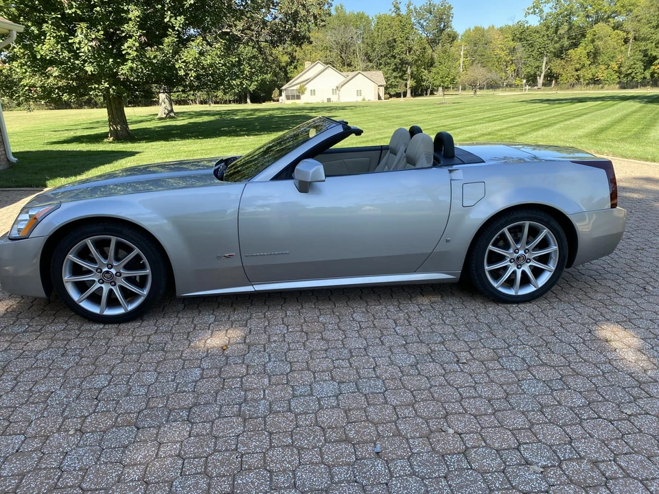 2006 Cadillac XLR-V - Image 11 of 31