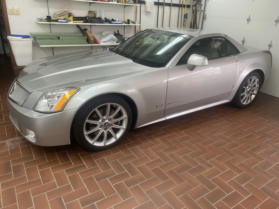2006 Cadillac XLR-V - Image 24 of 31