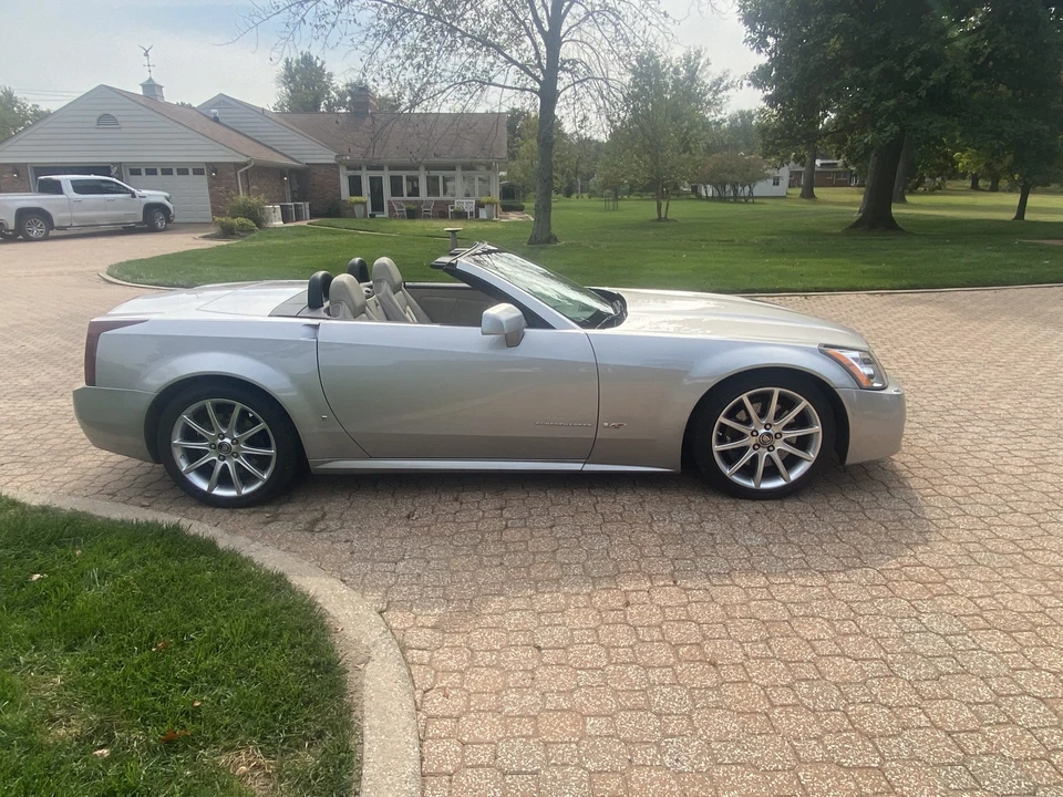 2006 Cadillac XLR-V - Image 5 of 31