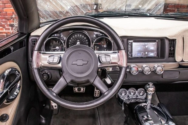 2006 Chevrolet SSR - Image 6 of 8