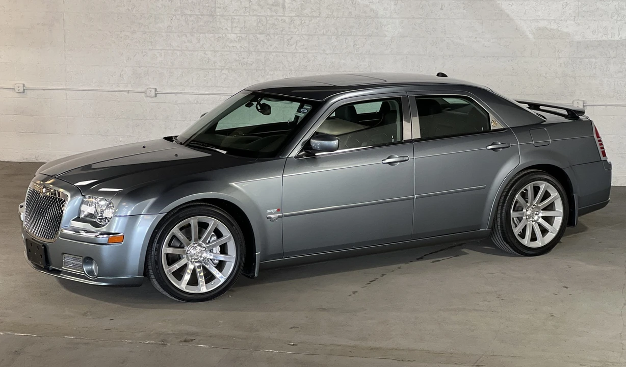 2006 Chrysler 300 (2005-2023) - Image 2 of 31