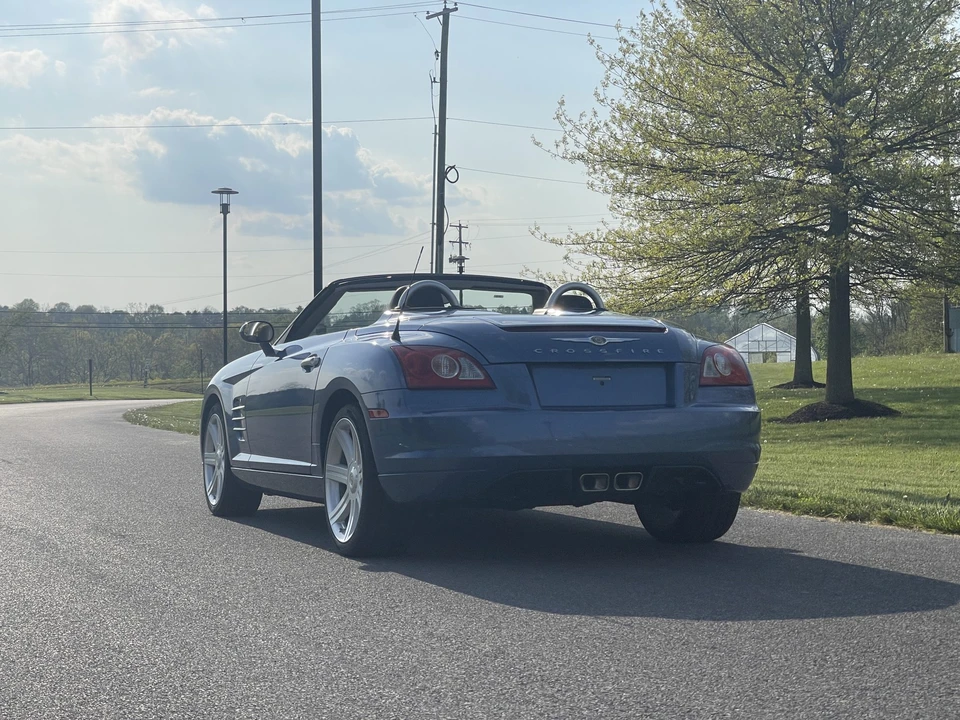 2006 Chrysler Crossfire - Image 27 of 31