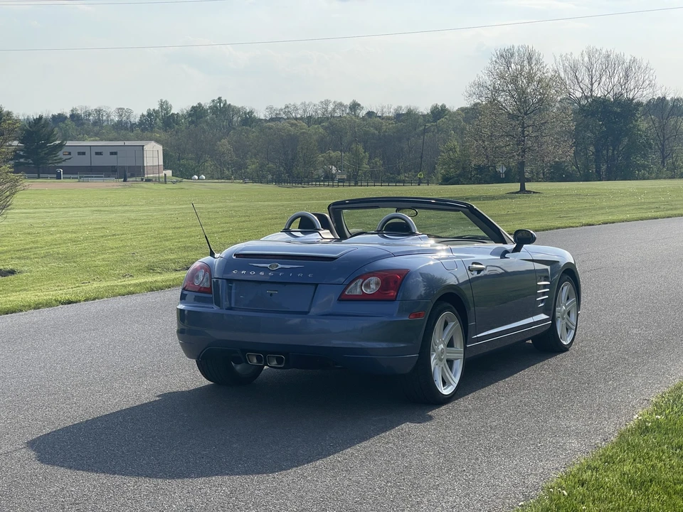 2006 Chrysler Crossfire - Image 22 of 31