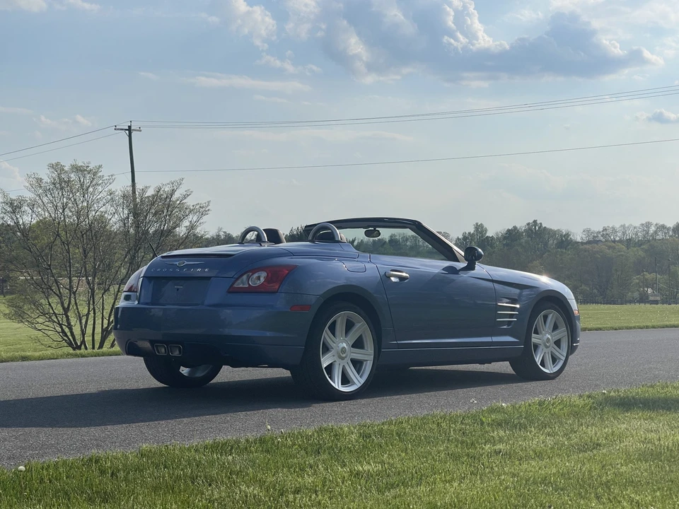 2006 Chrysler Crossfire - Image 19 of 31