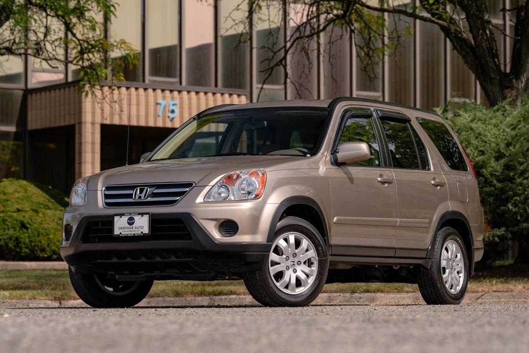 2006 Honda CR-V 2nd Gen - Image 3 of 31