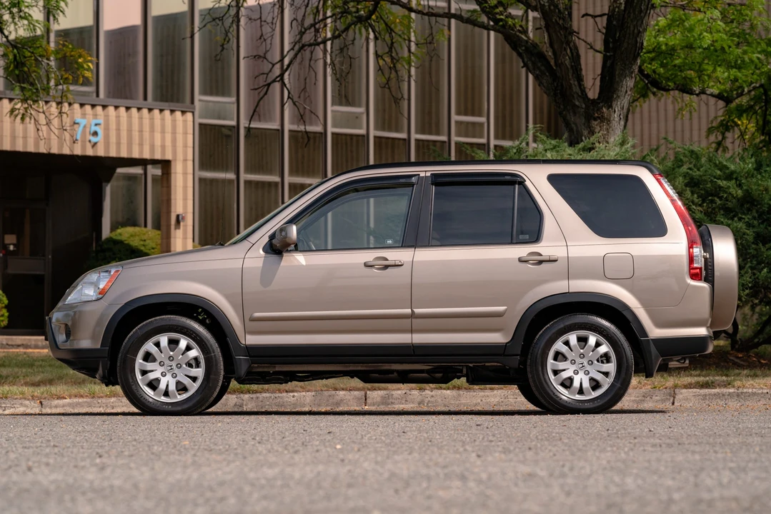 2006 Honda CR-V 2nd Gen - Image 6 of 31