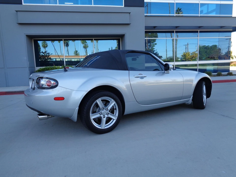 2006 Mazda NC MX-5 Miata - Image 10 of 31