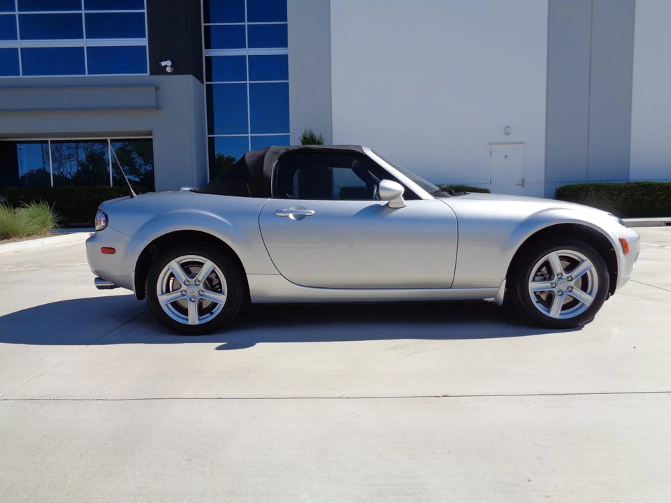 2006 Mazda NC MX-5 Miata - Image 27 of 31