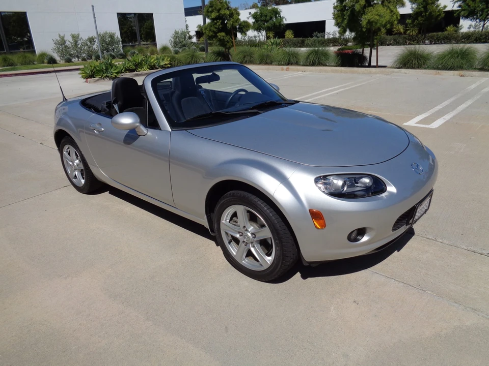 2006 Mazda NC MX-5 Miata - Image 28 of 31
