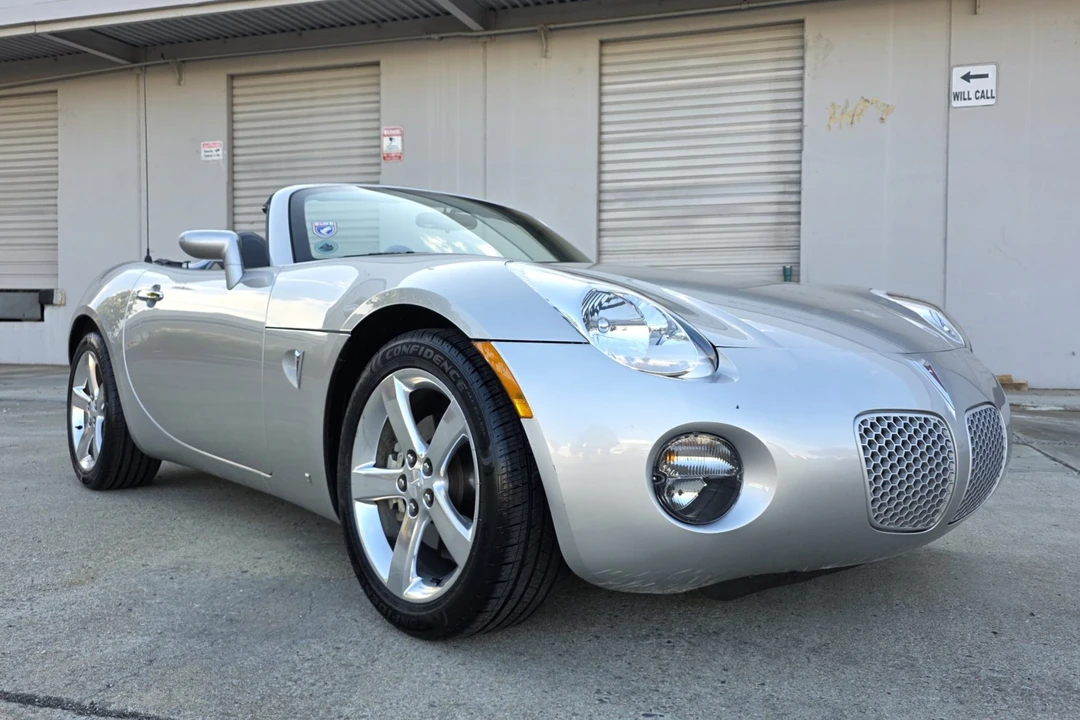 2006 Pontiac Solstice - Image 2 of 31