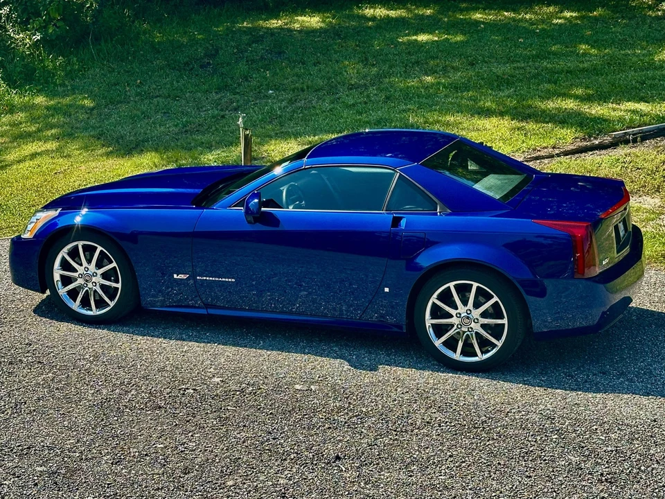 2007 Cadillac XLR-V - Image 17 of 31
