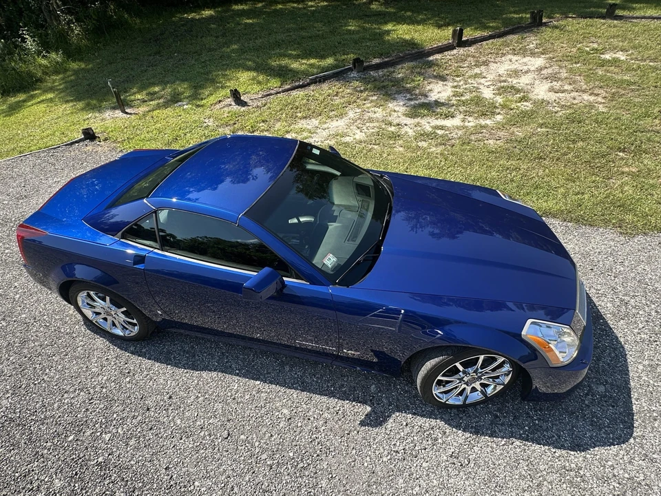 2007 Cadillac XLR-V - Image 25 of 31