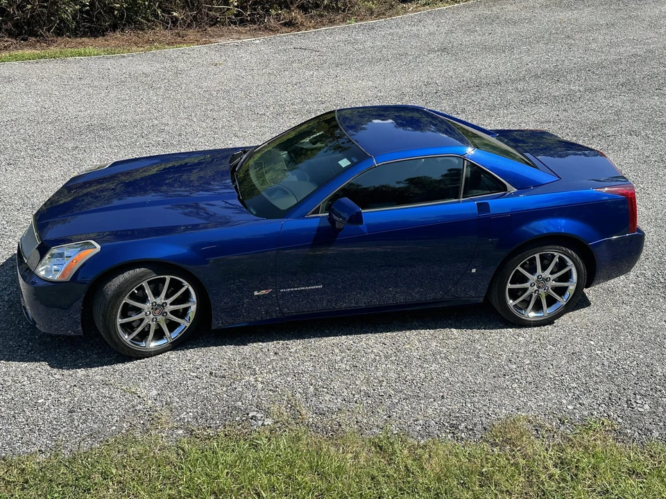 2007 Cadillac XLR-V - Image 18 of 31