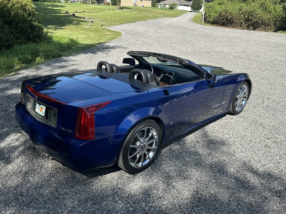 2007 Cadillac XLR-V - Image 9 of 31