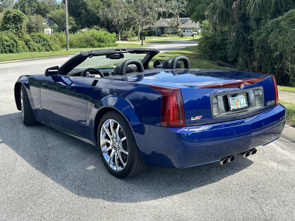 2007 Cadillac XLR-V - Image 13 of 31
