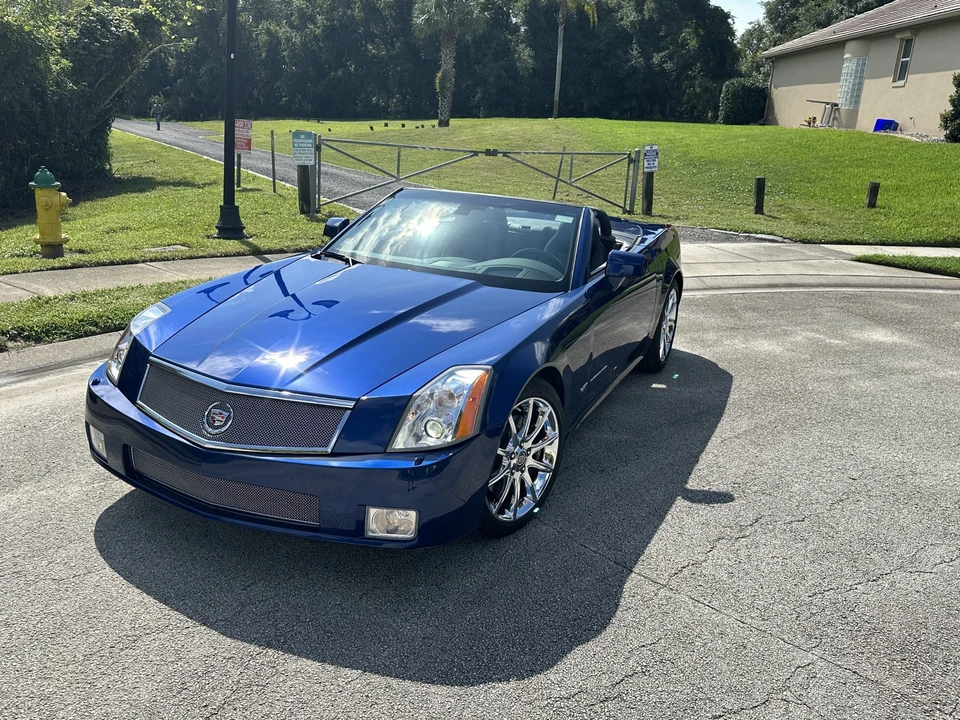 2007 Cadillac XLR-V - Image 4 of 31