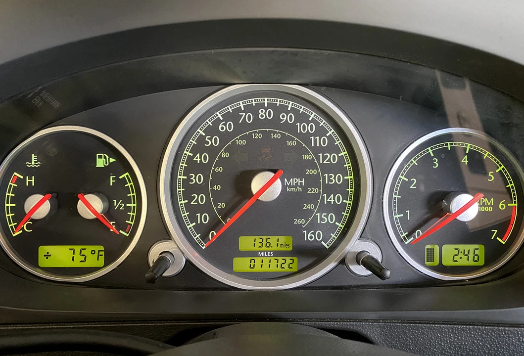 2007 Chrysler Crossfire - Image 16 of 31