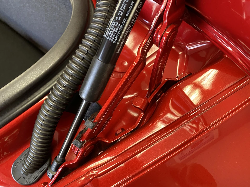 2007 Chrysler Crossfire - Image 30 of 31