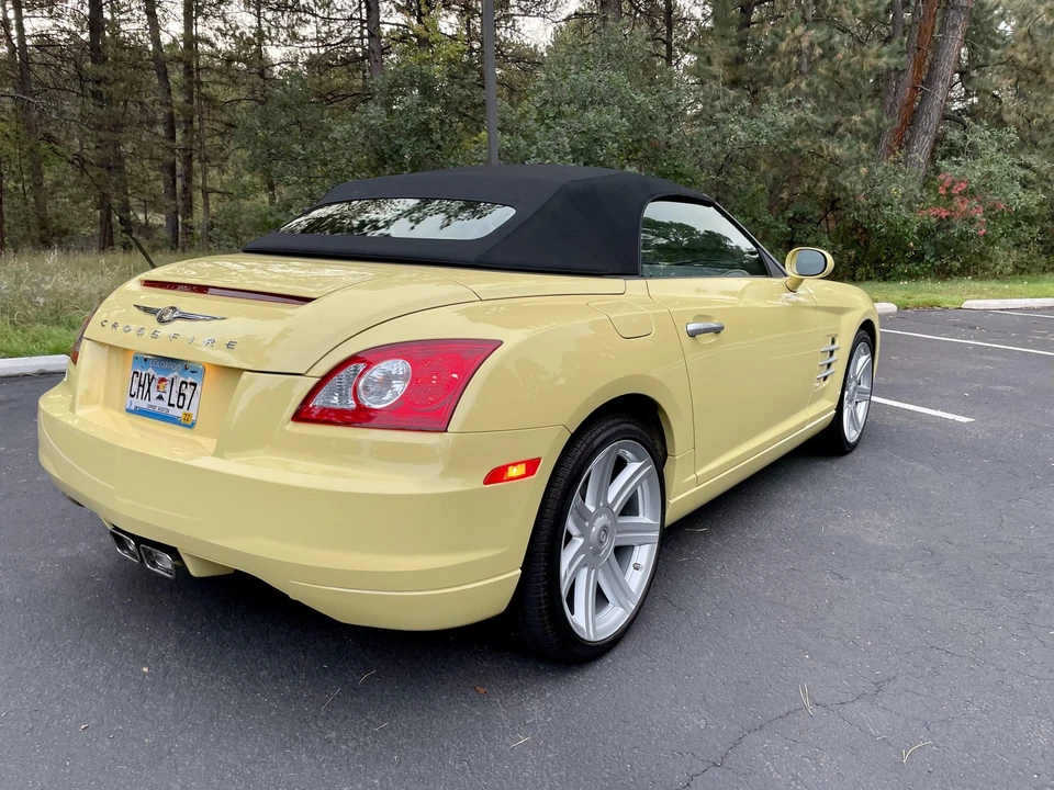 2007 Chrysler Crossfire - Image 21 of 31