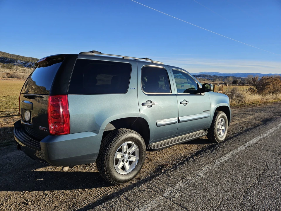 2009 GMC Yukon 3rd Gen - Image 11 of 31