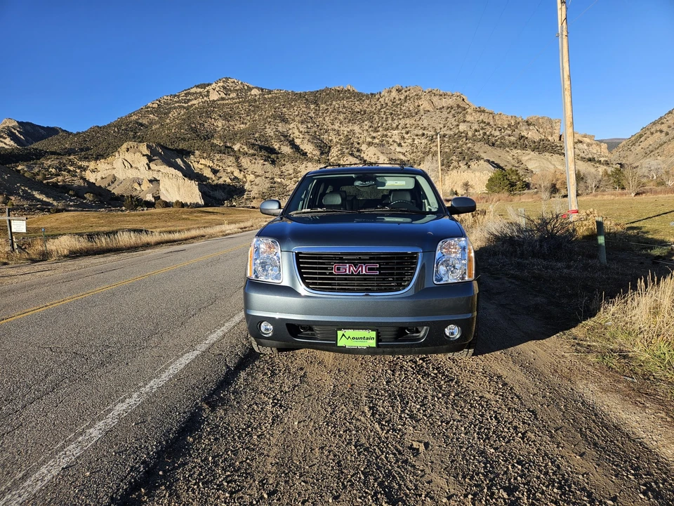 2009 GMC Yukon 3rd Gen - Image 2 of 31