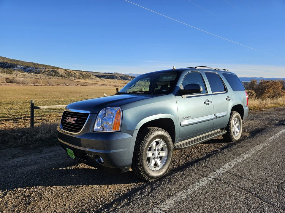 2009 GMC Yukon 3rd Gen - Image 3 of 31