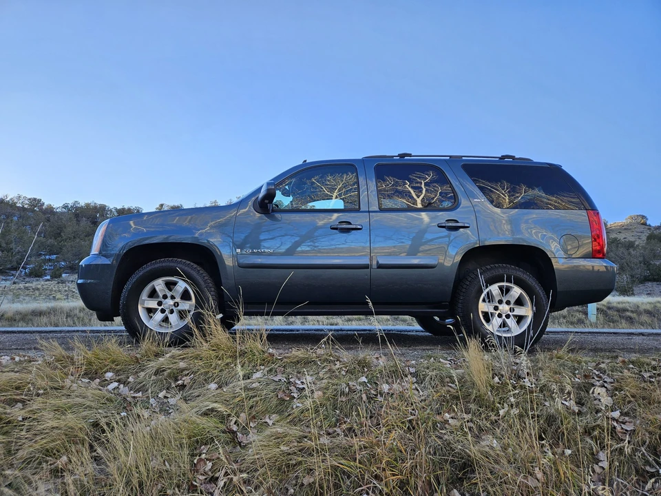 2009 GMC Yukon 3rd Gen - Image 8 of 31
