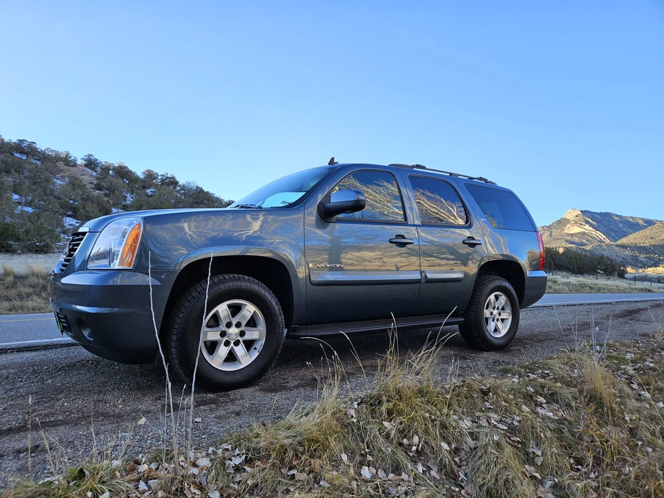 2009 GMC Yukon 3rd Gen - Image 4 of 31