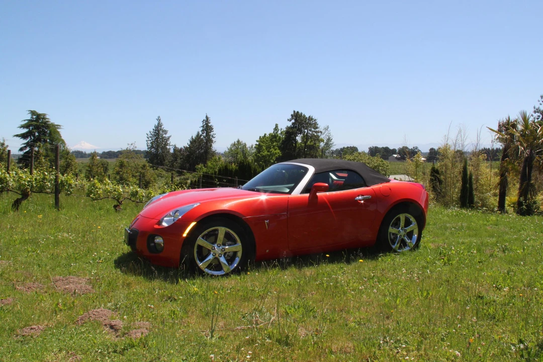 2009 Pontiac Solstice GXP - Image 2 of 31