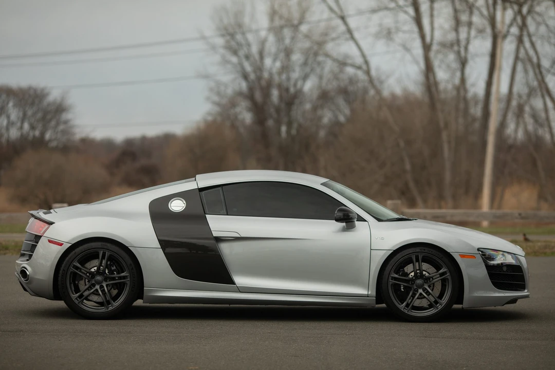 2010 Audi 42 R8 - Image 24 of 31