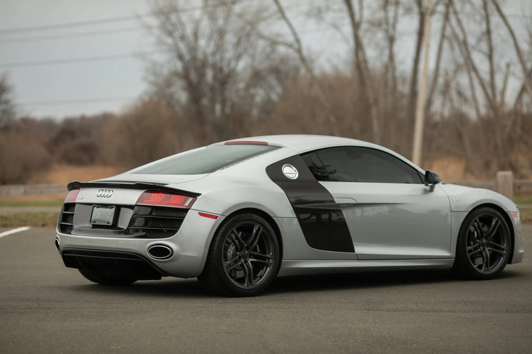 2010 Audi 42 R8 - Image 26 of 31