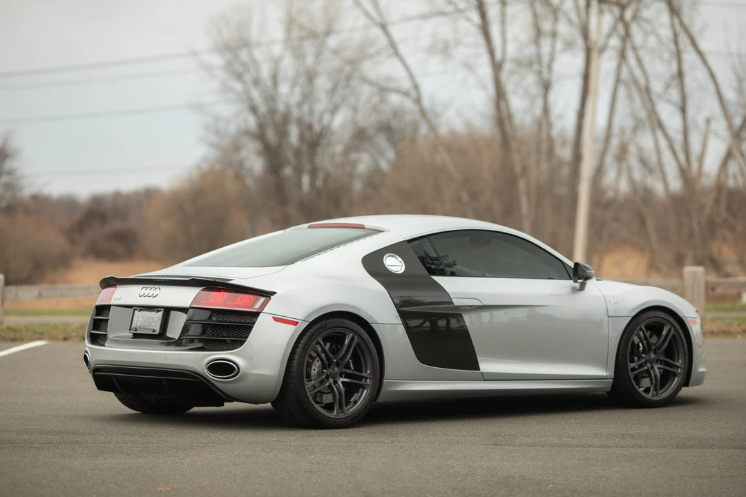 2010 Audi 42 R8 - Image 27 of 31