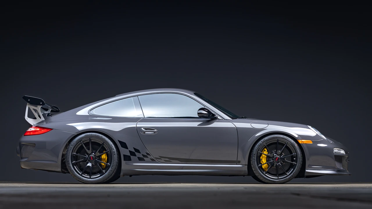 2010 Porsche 997 GT3 RS - Image 16 of 31