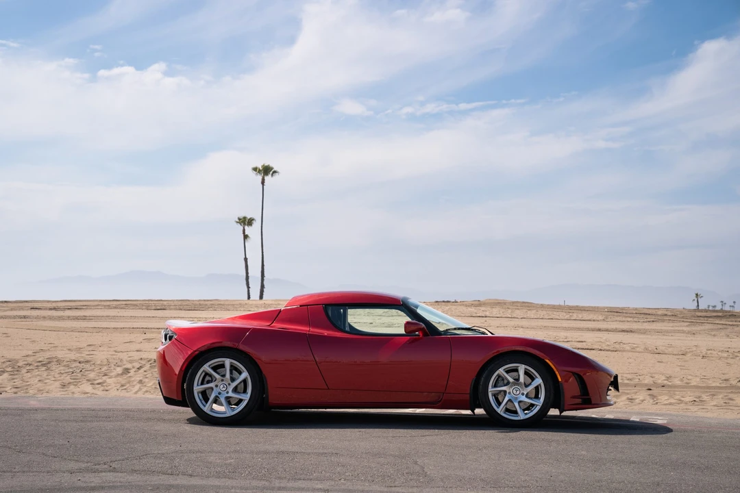 2010 Tesla Roadster - Image 15 of 31