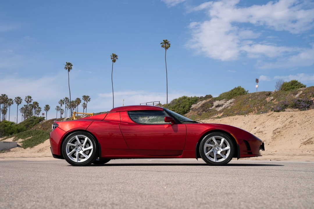 2010 Tesla Roadster - Image 14 of 31