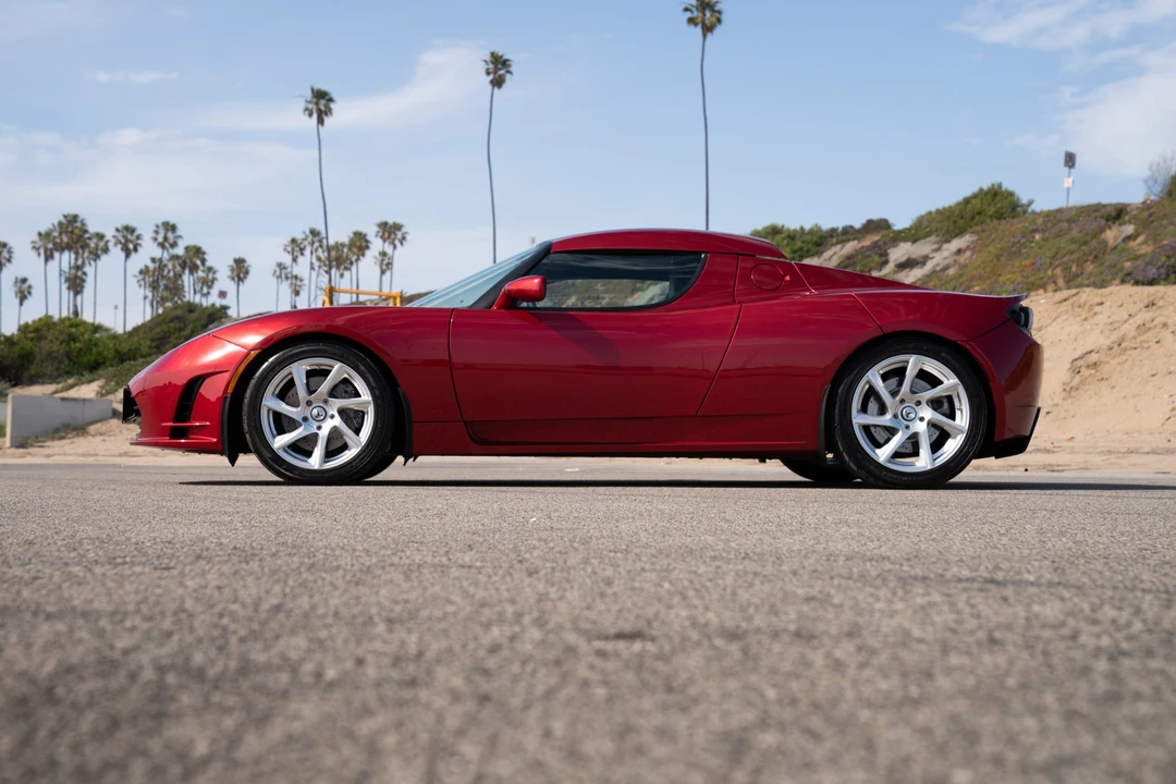 2010 Tesla Roadster - Image 7 of 31
