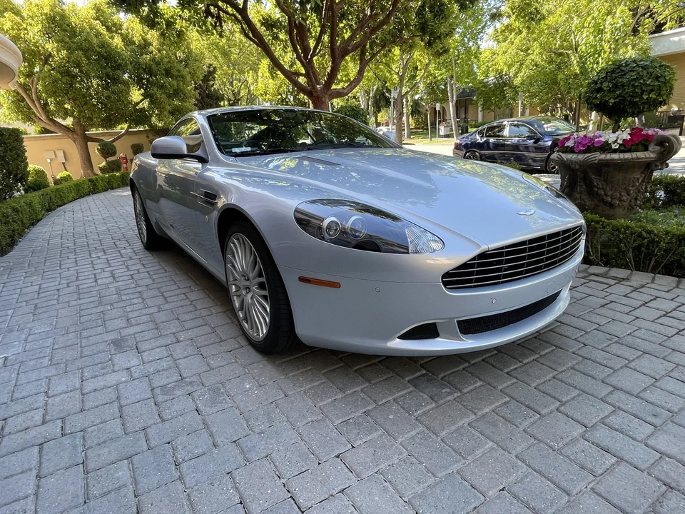 2011 Aston Martin DB9 - Image 8 of 31