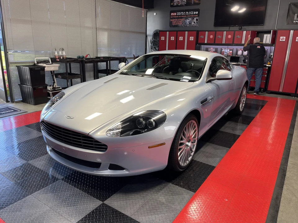 2011 Aston Martin DB9 - Image 12 of 31