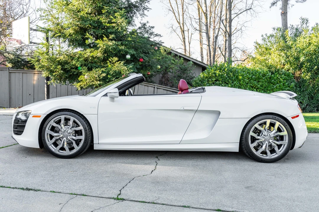 2011 Audi 42 R8 - Image 10 of 31