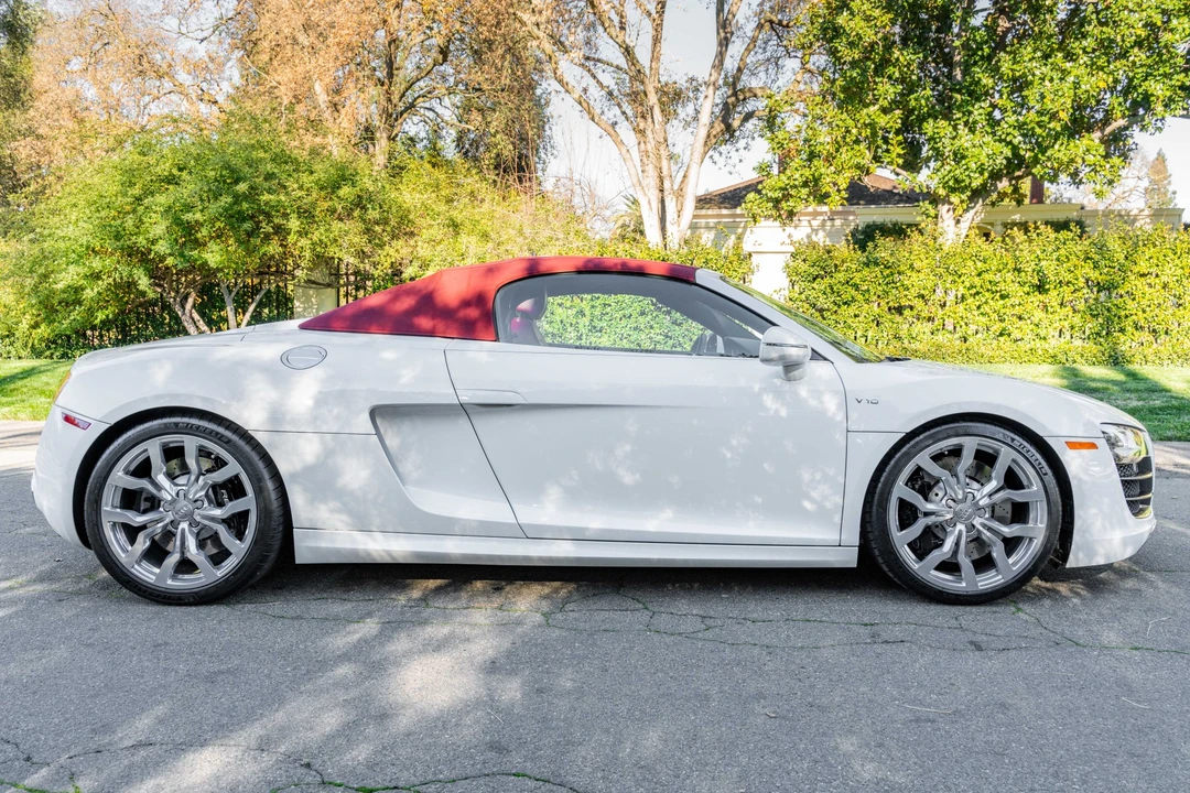 2011 Audi 42 R8 - Image 14 of 31