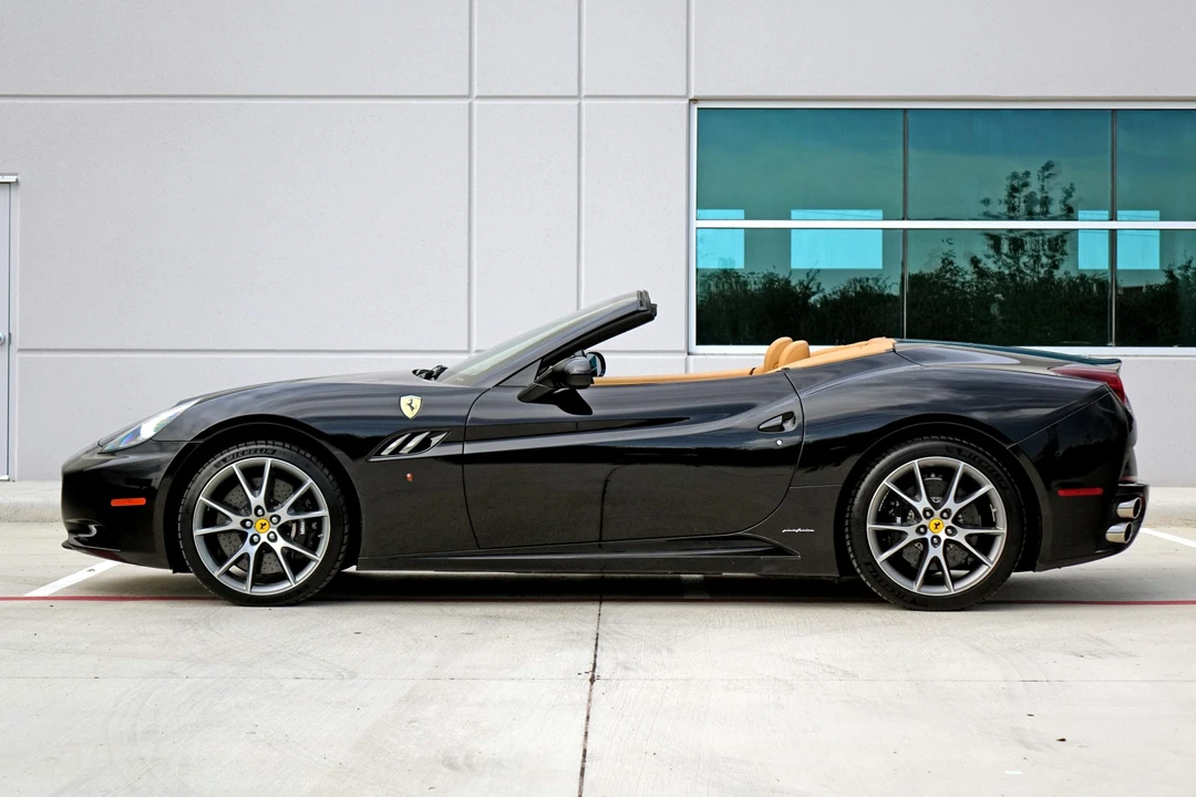 2011 Ferrari California - Image 16 of 31