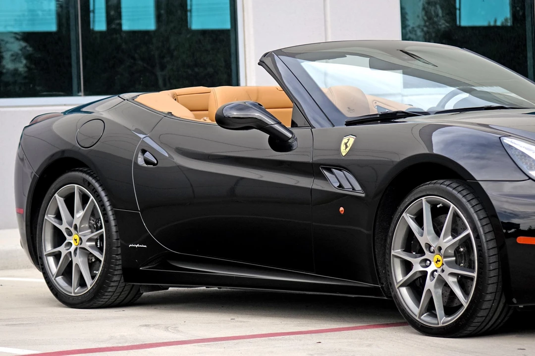 2011 Ferrari California - Image 24 of 31